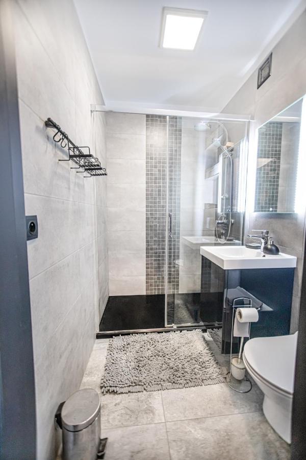 Charming Apt Next To Lazienki Park And City Center Warszawa Zewnętrze zdjęcie